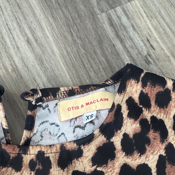 Leopard Print Peplum Sleeveless Top - Brown - Picture 2 of 3